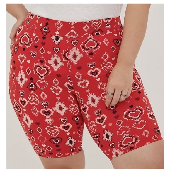 Torrid Red heart americana, 9 Inch, Bike Short, Size 1x - Picture 4 of 11